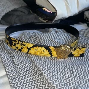 32 waist Versace La Medusa Barocco Printed Reversible Belt